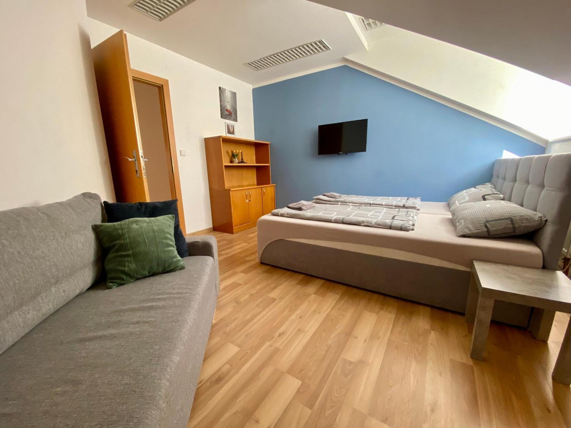 3-Bedroom Apartment In Rajhrad, With Kitchen, 2 Bathrooms, Parking Exterior photo
